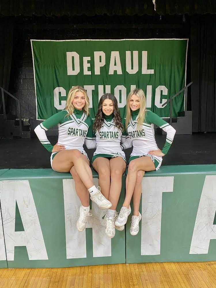 HopeSullivan_25's tweet photo. Something I do for fun in the fall is football cheer. I am one of four Captains for our varsity cheer team. Had a blast taking pictures today for our fundraiser and trying on our new unis GO SPARTANS !! https://t.co/Pg5QVFPNMS