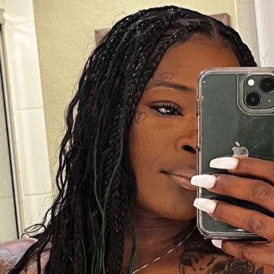 SimplyCee51's tweet photo. #NewProfilePic https://t.co/M3QhZTcNBL