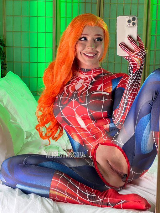 Naughty and horny spider woman took a selfie for you ? https://t.co/GNfDZICKkG