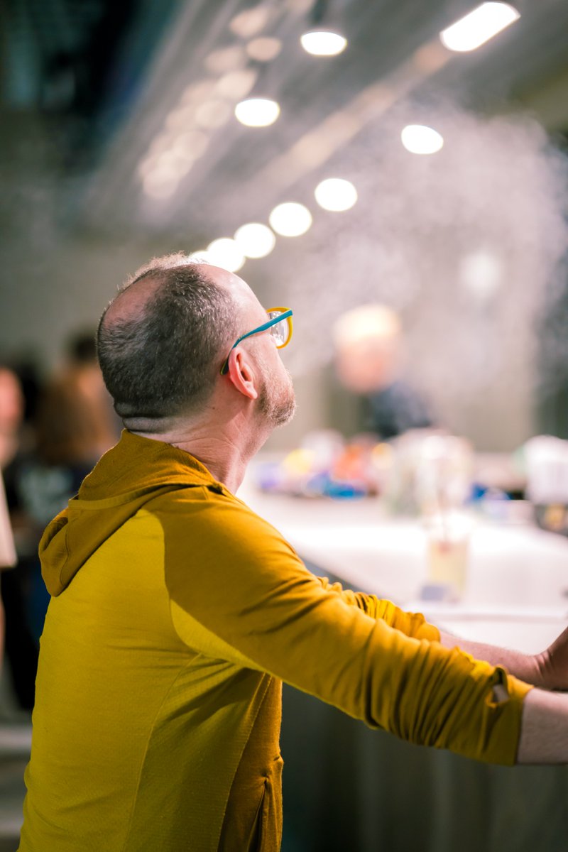 Monday dab sesh!  🍯 Dabs or no? Share your choice with us! 🧐
. 
. 
.  
#NuWu #Dtlv #Consumptionlounge #SkyHighLv