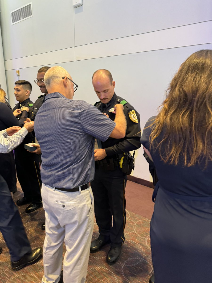 We are beyond proud of former Drag, Chase Alford, who graduated valedictorian of his class from the Garland Police Academy. He also received the Physical Fitness Award. Anyone who knows Chase and his work ethic is not surprised! 

#PJCbaseball #BuiltDifferent