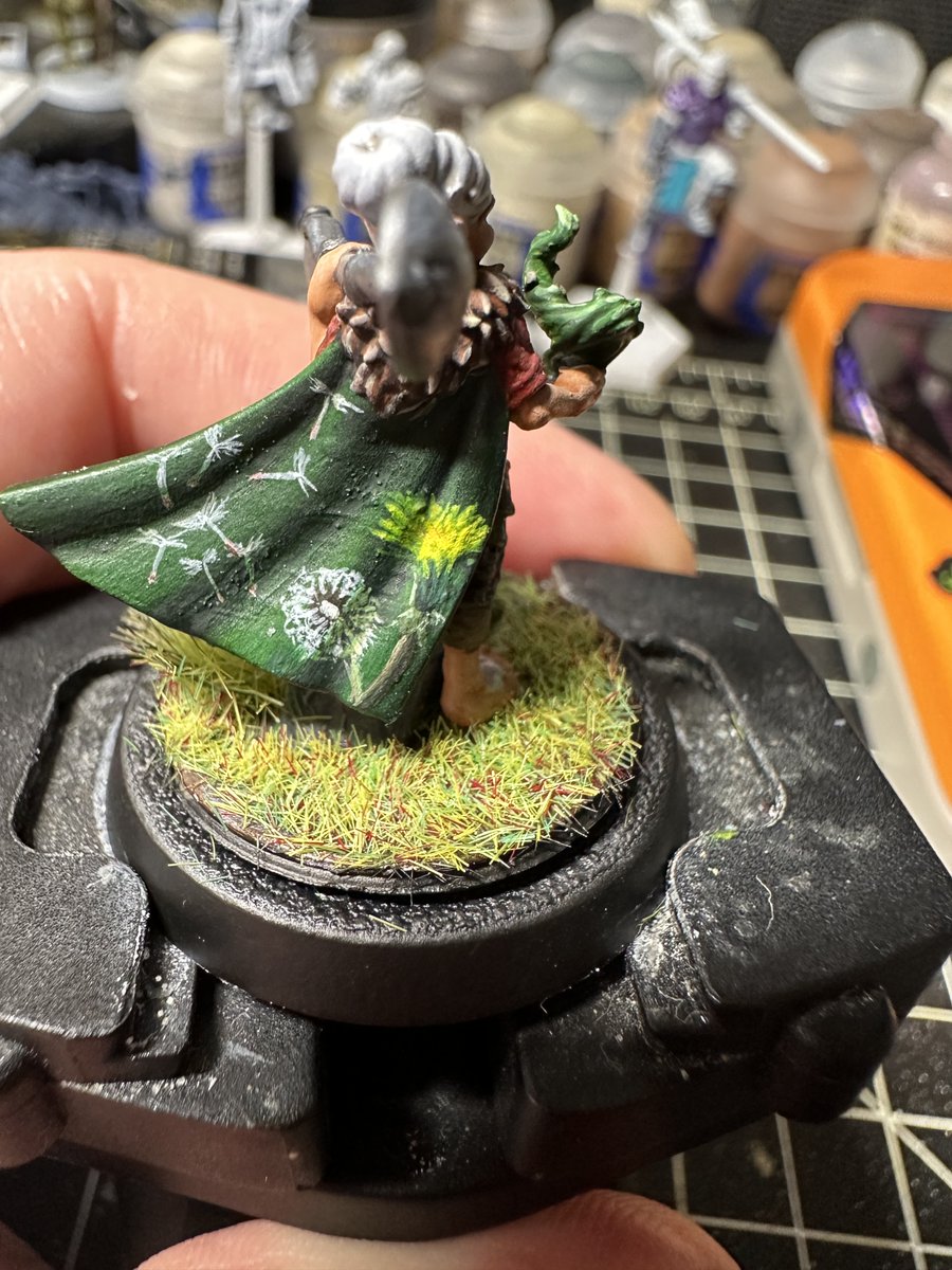 PSchlamazzle's tweet photo. Finally done with Community Character Build, Gindylo Handlethorn. Freehand was stress.  Join me https://t.co/RcdMyZpXMG to watch.

#spacemarines #epicencounters #steamforgedgames #miniatures #gamesworkshoppaints #scale75paints #paulyschlamazzle #eldritchfoundry #mymonthlyminijune https://t.co/PJE6akjvaR