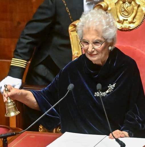 Ispirati dalle parole di Liliana Segre contro gli aspetti “allarmanti” della riforma, 180 autorevoli costituzionalisti hanno sottoscritto un appello per fermare lo sciagurato Premierato di Giorgia Meloni appena approvato al Senato.

Tra loro anche Presidenti emeriti della