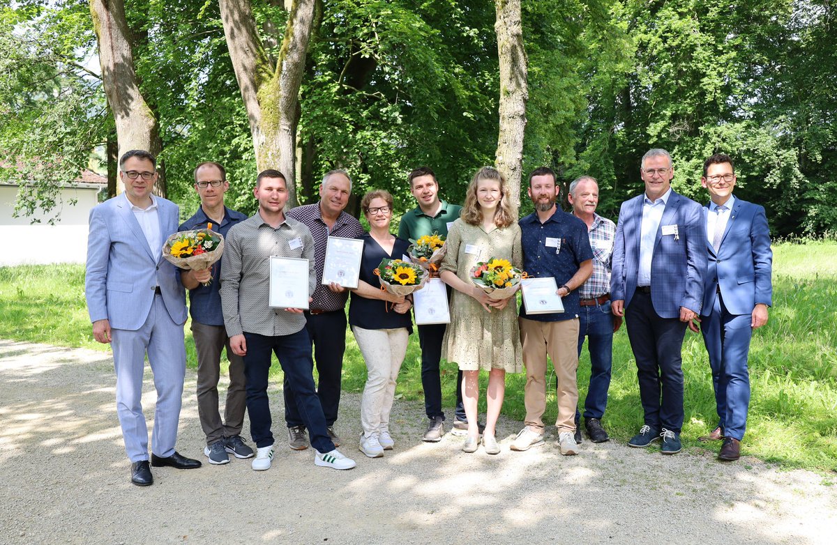 MRediger's tweet photo. Herzliche Gratulation an die Sieger! Vier neue Staatsweine für die Kantone Basel-Landschaft und Basel-Stadt sind gekürt. Darunter auch der Schaumwein Grand Vin Mousseux Schloss Birseck, Arlesheim!
Eingereicht wurden dieses Jahr 69 Weine. @swisswinepromo https://t.co/0HuabI85LN