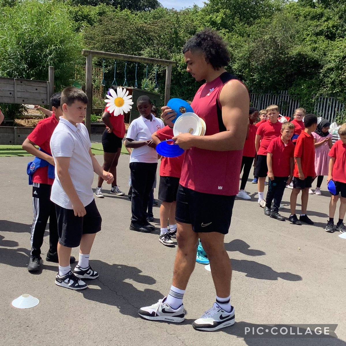 Mrs Chamberlain tweet media