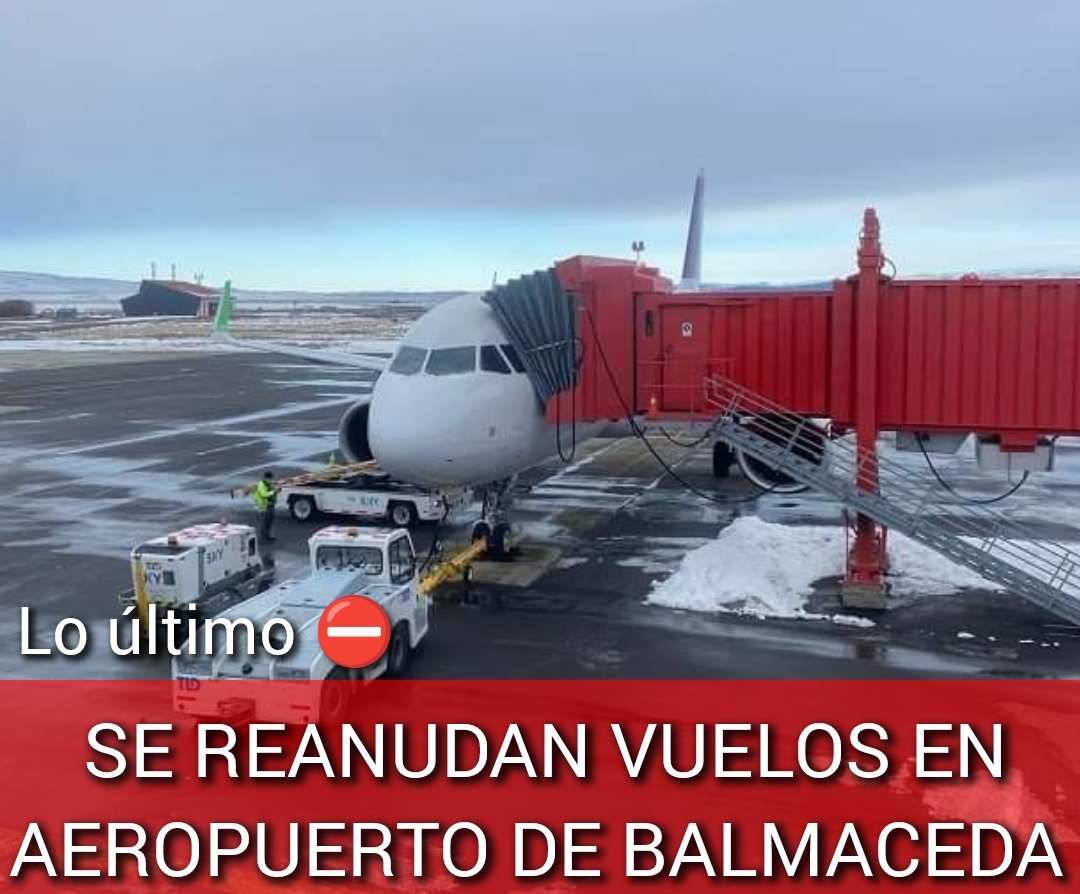 Coyhaique_Datos's tweet photo. [Lo último ⛔]Tras intensas nevazones en la zona se reanudaron los vuelos de aerolíneas #Sky  #JetSmart 

🛬  #Balmaceda: Aeropuerto operativo, se espera que vuelo programado de Sky (tarde) concrete su operación.  
Tanto Latam como DAP cancelaron sus vuelos.
#Coyhaique #Aysen https://t.co/j7mee1fTkw