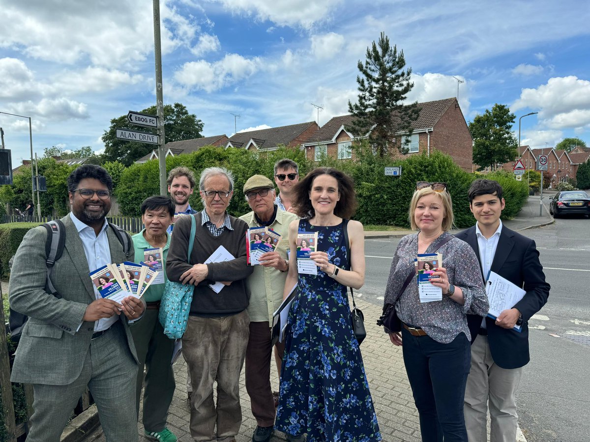 I’m constantly struck by how popular Theresa Villiers is with the voters of Chipping Barnet. It’s uplifting to campaign with her.