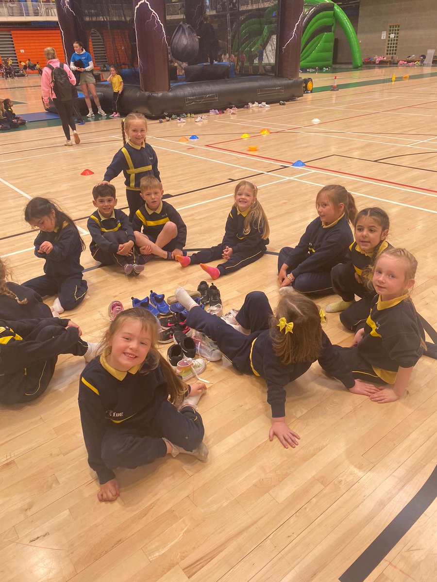 Scoil Íde Corbally (@scoilide) on Twitter photo Our Junior Infants went to <a href="/UL/">University Of Limerick</a> for their 1st school tour last Friday and had a wonderful time. Our Junior Infants went to <a href="/UL/">University Of Limerick</a> for their 1st school tour last Friday and had a wonderful time.