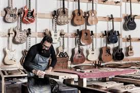 Se você acompanha o Starling Cast já deve ter percebido que convido fabricantes de pedais, falantes, amps e luthiers.

Além disso, grandes marcas nacionais começaram a construir instrumentos de entrada bem honestos e com um valor muito acessível (abaixo de 1 salário mínimo).