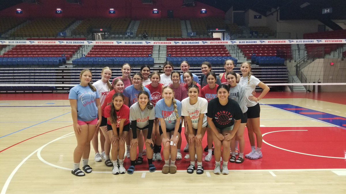 VB_Trinity's tweet image. Celtic Volleyball Team @HutchCCNews camp.  Great camp, good volleyball and fun collaboration with area teams! @TrinityCatholic @hutchsports