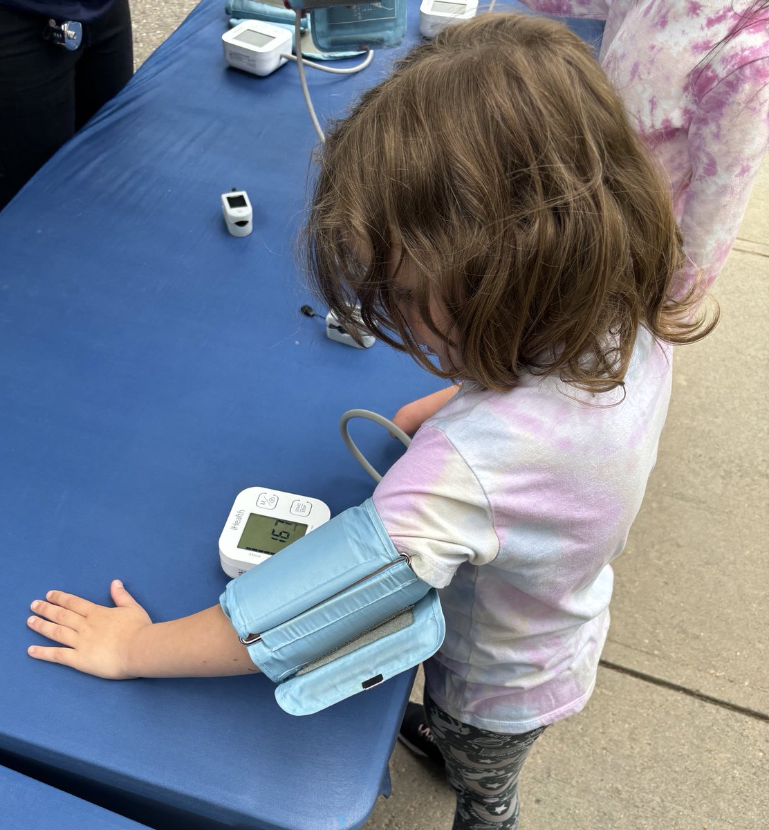 SVVSDMobileLabs's tweet photo. Health sensors experience! Students have the opportunity to be the doctor by exploring blood pressure cuffs, pulse oximeters, and digital stethoscopes. Students are then able to dive deep and learn what each value means and how it corresponds to overall health. #StVrainStorm https://t.co/805vREHNrS