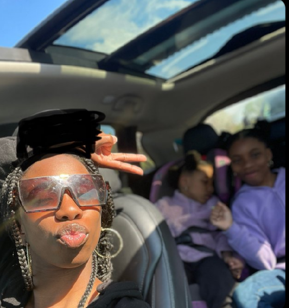 _young_ag's tweet photo. IDC IDC IDC needed my hair done real bad in both but one thing about that sun, we be vibinggg 🤎🤎🤎✨ #NoFilter #GoodSkin ✨ https://t.co/kevHhoHrlQ