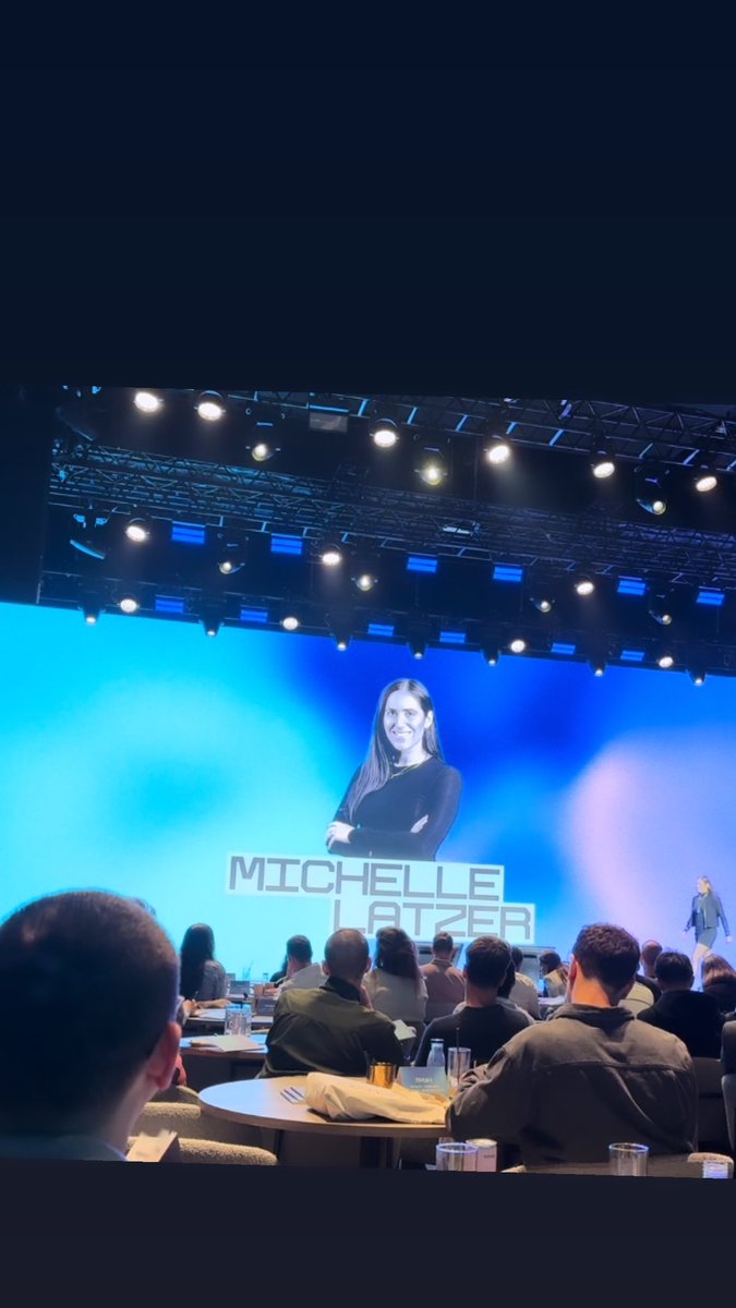 MichelleLatzer's tweet photo. What an honor to share the stage with some of the best and brightest in web3. Excited about the caliber of founders who are pushing our space forward, building infra and apps that will enable the scalability &amp; security needed to support real use cases💪🏼
#csx #a16z #cryptopayments https://t.co/xTP3LVLm6L