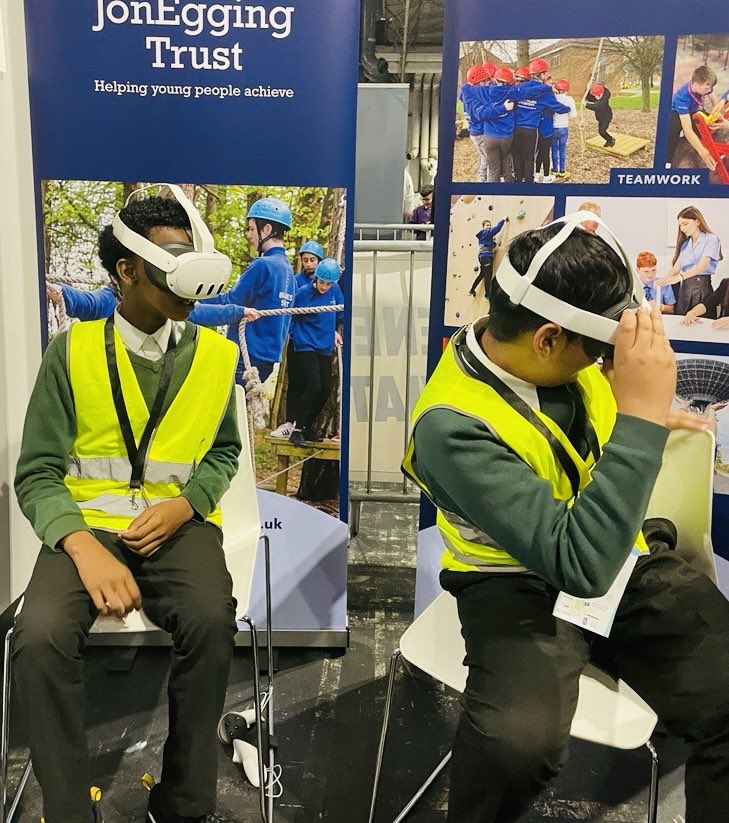 FiCollins_'s tweet photo. Day 1 of @BigBangUKSTEM complete! A day of VR wonder🚀🪐🛫, some big discussions about @JonEggingTrust’s core skills of self-belief, teamwork, leadership and communication, and incredible engagement from hundreds of youngsters about their future dreams on our #inspiration wall! https://t.co/TKfKJj7fSN
