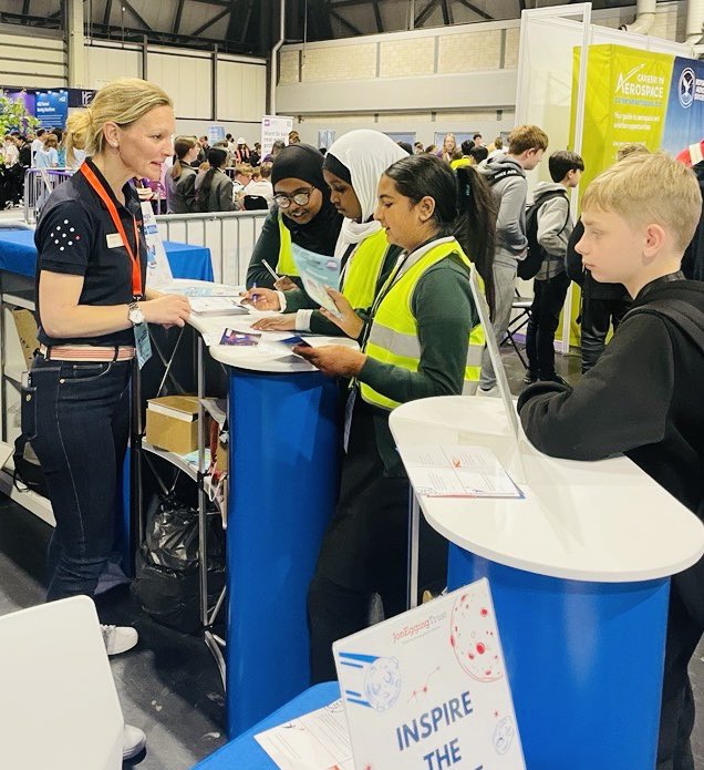 FiCollins_'s tweet photo. Day 1 of @BigBangUKSTEM complete! A day of VR wonder🚀🪐🛫, some big discussions about @JonEggingTrust’s core skills of self-belief, teamwork, leadership and communication, and incredible engagement from hundreds of youngsters about their future dreams on our #inspiration wall! https://t.co/TKfKJj7fSN