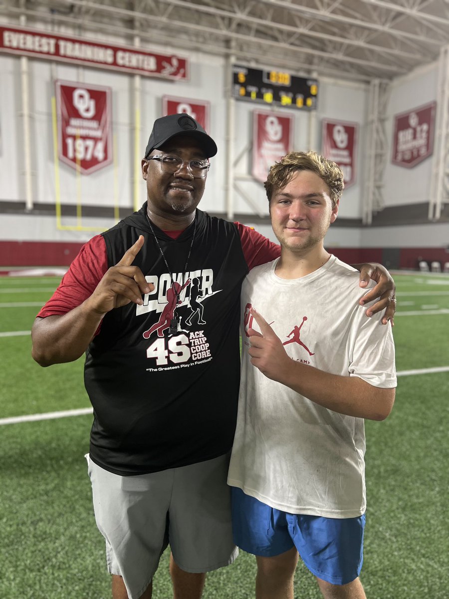 Thank you so much to all the <a href="/OU_Football/">Oklahoma Football</a> coaches and players for a great camp! I learned a TON of things that I’ll use! <a href="/Coach_Barber3/">Jared Barber</a> @CoachDoggett74 <a href="/CoachVenables/">Brent Venables</a> <a href="/DamarrenM2/">Coach Damar’ren Mitchell🏈</a> <a href="/TXPrivateFBGuy/">Texas Private School Football</a>
<a href="/TXPSMedia/">Texas Private School Media</a> <a href="/OU_CoachB/">Bill Bedenbaugh</a> <a href="/CT_Taylor07/">Chris Taylor (CT) 🏈👍🏾</a> <a href="/NickGatto/">Nick Gatto</a> <a href="/TheChrisRubio/">Rubio Long Snapping®</a> <a href="/247recruiting/">247Sports Recruiting</a>
