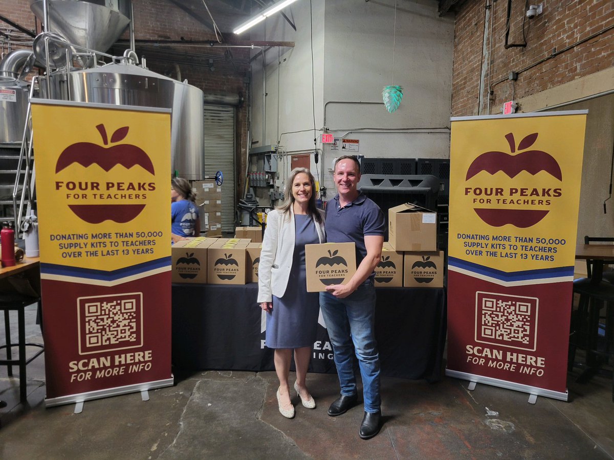 MatthewGress's tweet image. I joined @fourpeaksbrew &amp;amp; @ShawnnaLMBolick to pass out school supplies to Arizona teachers for the upcoming school year. 

Four Peaks For Teachers has supported thousands of teachers in Arizona, Nevada, Utah, &amp;amp; New Mexico for 14 years!

Find out more here: fourpeaksforteachers.org