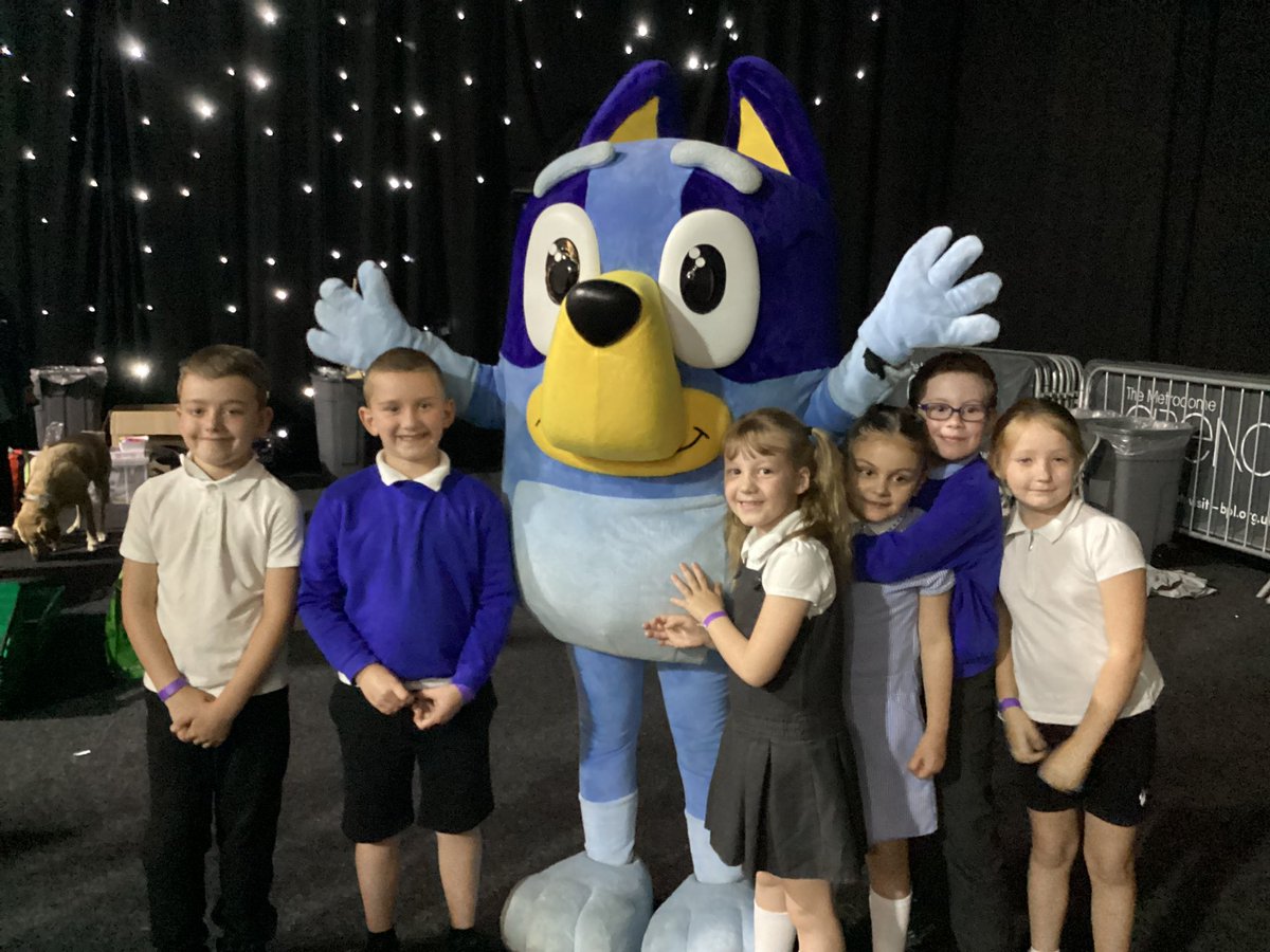 MrsRees7's tweet photo. Year 4 and Year 2 having great fun at the Enterprise finals. Not long until we present our ideas to the judges.  @PrimaryBirdwell https://t.co/qEeprDdy3W