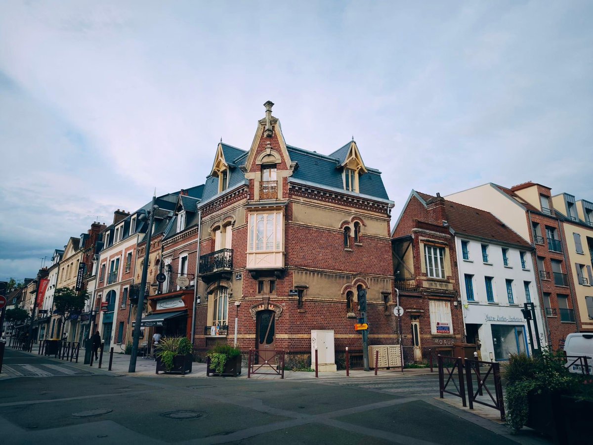 venedictc's tweet photo. Day2
Before going to Portugal we are making a stop in Beauvais , a city with stunning architecture and a relaxing atmosphere. 
Location: Beauvais, France

@Xiaomi 
#XiaomiCreators #Xiaomi14Ultra https://t.co/ROPVGfe43J