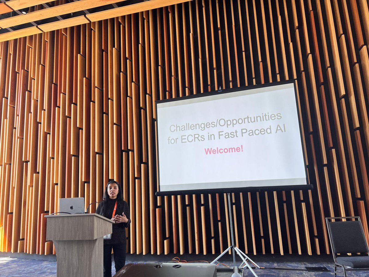 eTalaveraM's tweet photo. Today’s panel discussion during the social “Challenges/Opportunities for ECRs in Fast Paced AI” @CVPR Thank you to the panelists 👏🏻 :) https://t.co/bgsxHUhJHz