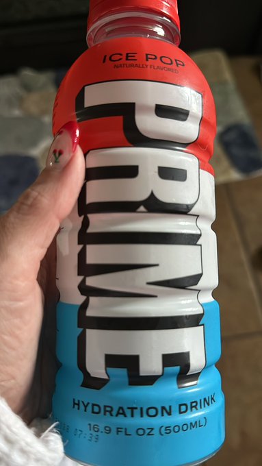 Trying this #prime ice pop flavored drink. Who has tried this? Yes, I know who owns this company. lol<a href="/tag/prime"class="tags">&#35;prime</a>