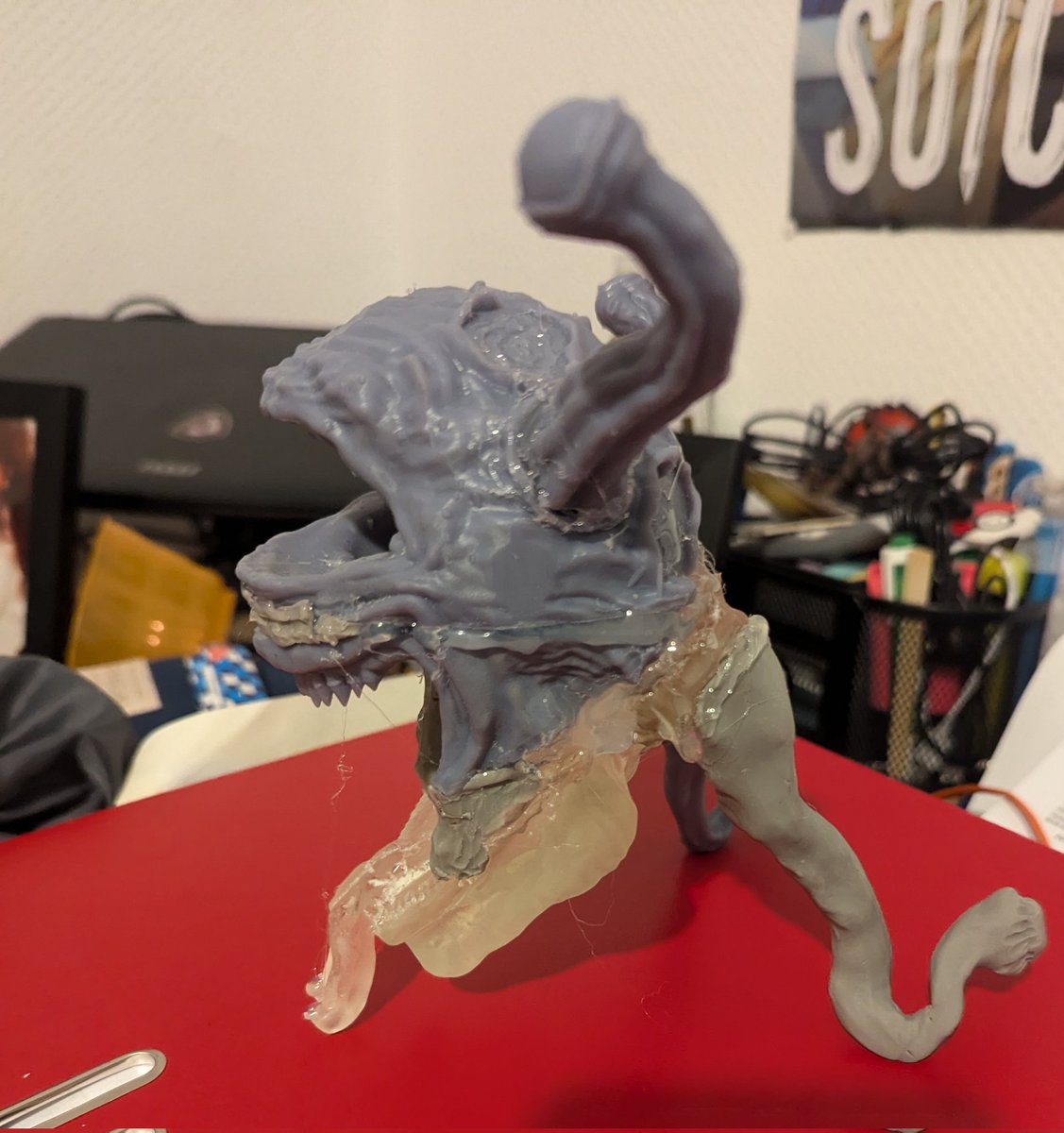 martinvf88's tweet photo. So after another rut (in an effort to get my spirits up/self care), I decided to just do it. 

So with the help of some polymer clay and hot glue I sealed the cracks and "sculpted" another eyestalk.

This is the resulting Frankenstein's Monster: https://t.co/2Ny463E4OJ