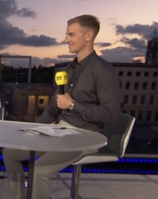 jackkenmare_'s tweet photo. Joe Hart is giving the nation a masterclass in good posture this summer. Sat down or stood up; this man delivers on the biggest stage. Just watch and learn https://t.co/KWpWGZtHTH