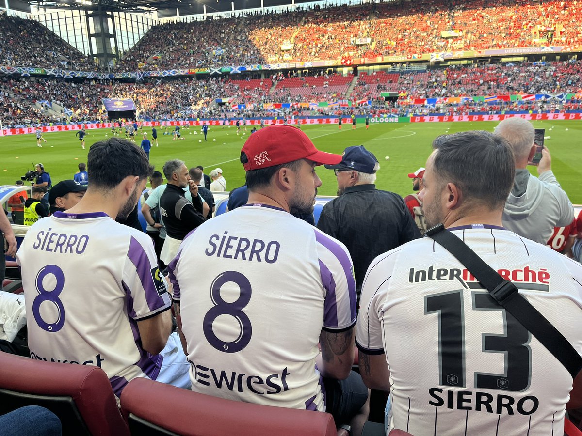 HSionis's tweet image. Bon match nul pour la Suisse face une Ecosse qui l’a bougée. Encore une entrée intéressante de Vincent Sierro, capitaine du @ToulouseFC, devant ses supporters. Grosse ambiance dans les tribunes. #SCOSUI #EURo2024