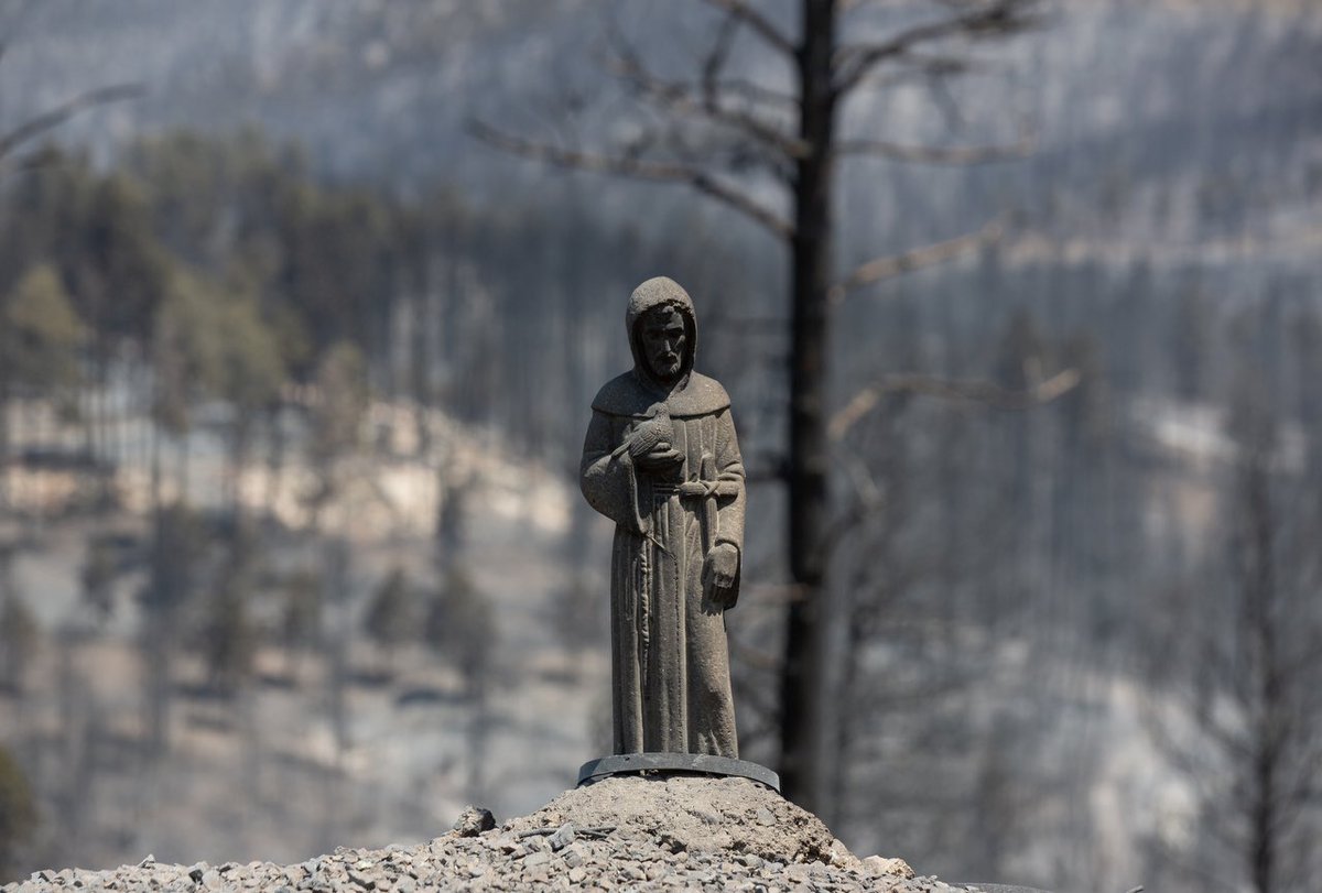 Ruidoso, New Mexico was hit hard by a wild fire. 1400 structures were damaged, and one confirmed dead.