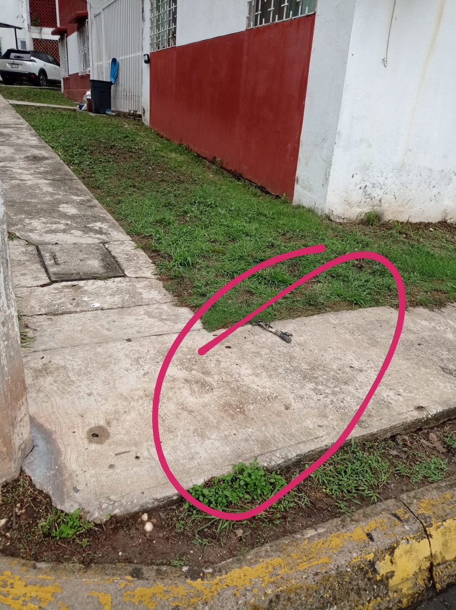ALDASOROB's tweet photo. Hable hoy 19 de junio hablé a C.F.E  071 reportando que en la Caseta de vigilancia # 1 y la calle Balancán  no hay luz desde ayer a las 3 de la tarde, ya son 24 horas sin servicio,  di el número de servicio de la caseta # 1, me dieron el reporte  K1706406971, muchas gracias. https://t.co/6ZfCWtDhNt