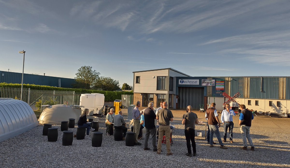 Summer meeting of the East Anglian Wednesday Club hosted at factory tonight, good food, great company and a pleasure as always to show off all we do 🐷🚜🇬🇧
#Piggybackfeeder
#Clarksonsring
#Sentrywheelwash
<a href="/AHDB_Pork/">AHDB Pork</a> <a href="/techneat/">Techneat</a> <a href="/NatPigAssoc/">NPA</a> <a href="/pigworldmag/">Pig World</a>