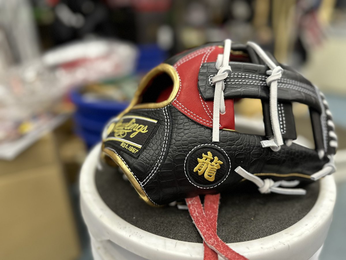 TKishihara's tweet photo. #ローリングス #rawlings #オーダーグローブ #ck4 #クロコ #hoh #ishiharasports #イシハラスポーツ #野球... https://t.co/GQwKV4ebe4 @YouTubeより https://t.co/FTlpYsIrVy