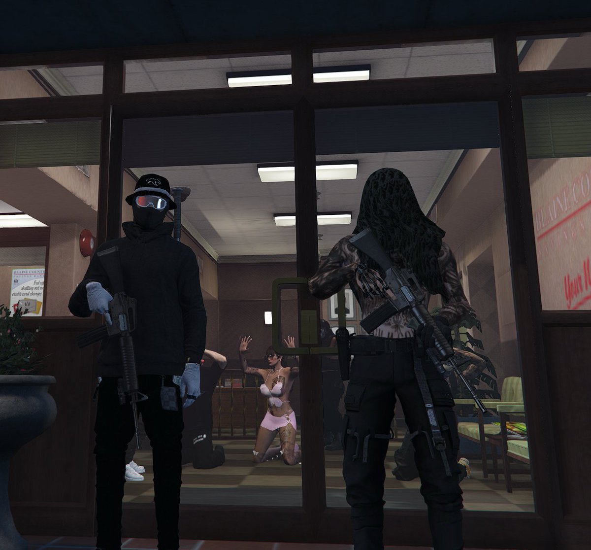 SummitRP33's tweet photo. Criminals being criminals #summitRP #GTA #GTAVI #RP #PC #gamers #twitch #gangs #blue #couples #ems #law #PD #criminal #crims #videogames #pc #pcgaming #pcmasterrace #pcgamer #roleplay #rp #gtarp #GTAROLEPLAY https://t.co/QbAVFoCdVi