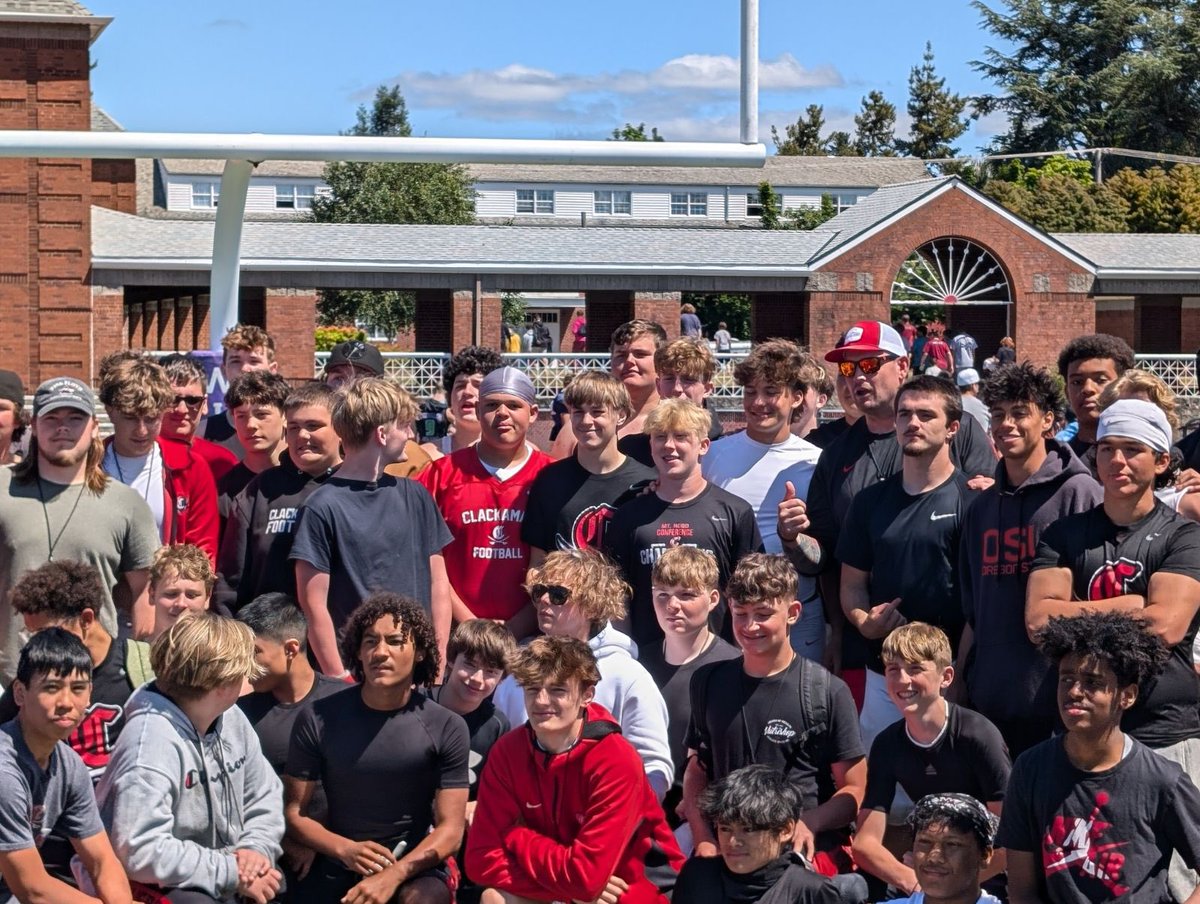 Big Thanks to <a href="/Coach__Barnes/">Coach Barnes</a> and <a href="/LinfieldFB/">Linfield Football</a> for the opportunity to compete and work over 4 great days. Missing the new fam already <a href="/ClackamasTDClub/">CLACKAMAS HS FOOTBALL</a>  <a href="/CoachMikeVance/">Coach Michael Vance</a> <a href="/coachholan/">Coach J. Holan 🏴‍☠️</a> learned a ton from great coaches and teammates this week #ClackWay