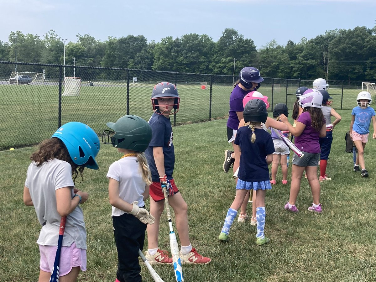 SaintJoeSports's tweet photo. It’s been a great week of @SoftballSJHS camp! The campers are working so hard and having a lot of fun interacting with the players and coaches. https://t.co/xFcY3RyIW7