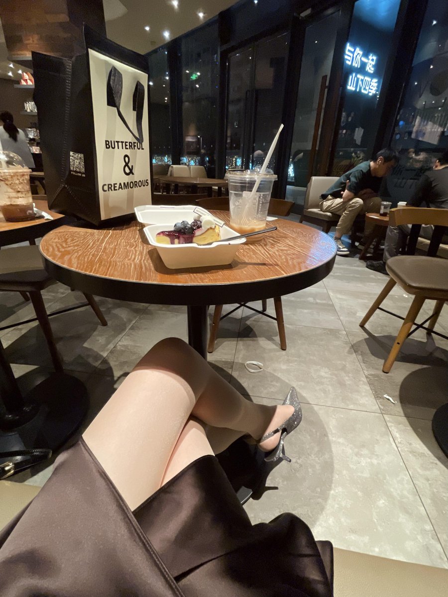 DoloresSpringh9's tweet photo. A cup of coffee and a piece of cake, stay until the store closes
I can't drink coffee without sea salt
I don't need to sleep tonight💤 https://t.co/UWxkw5kT2Z