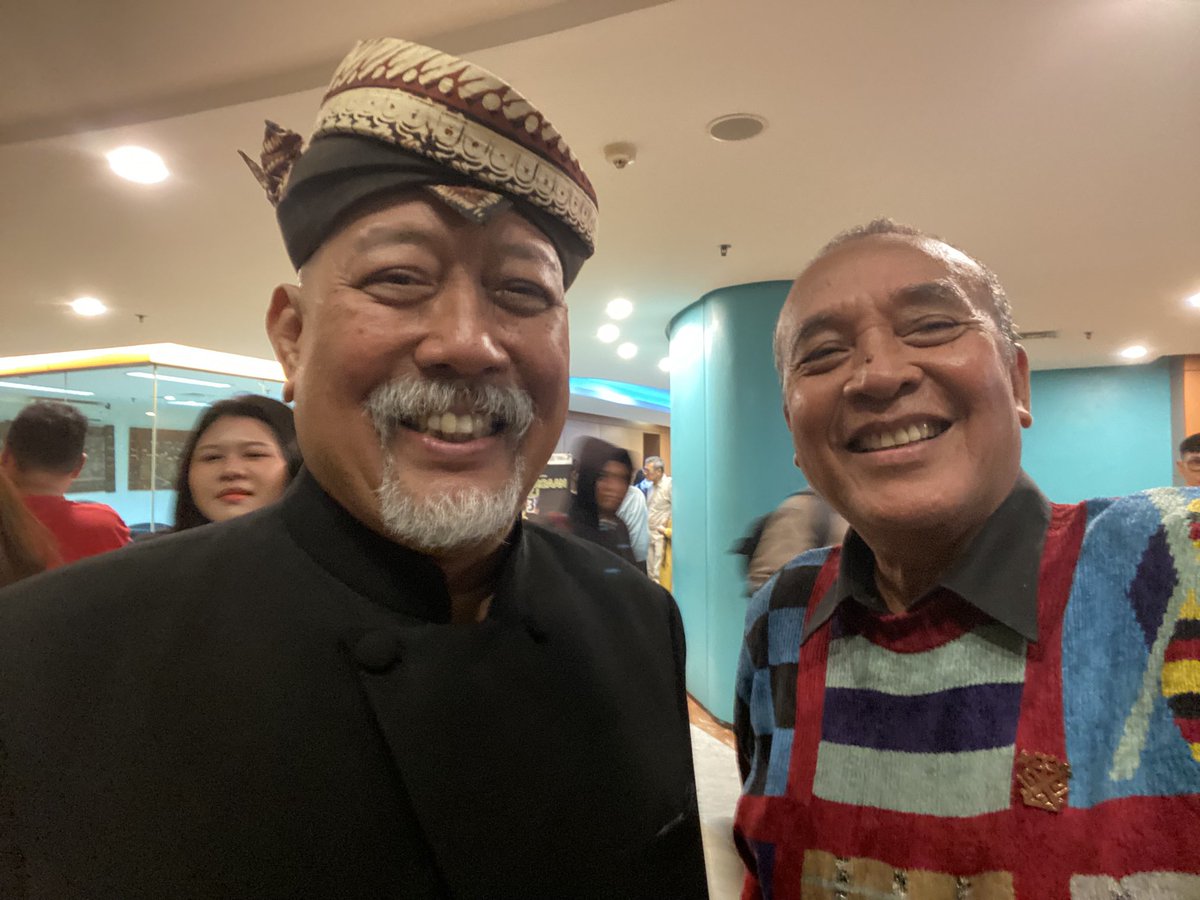 Selamat pada mas Indro Warkop, mendapat penghargaan Lifetime Achievement, dalam perhelatan: Penghargaan IKJ ke 3 dalam bidang Seni Peran. Tanggal 19 Juni 2024. Di Teater Besar TIM.