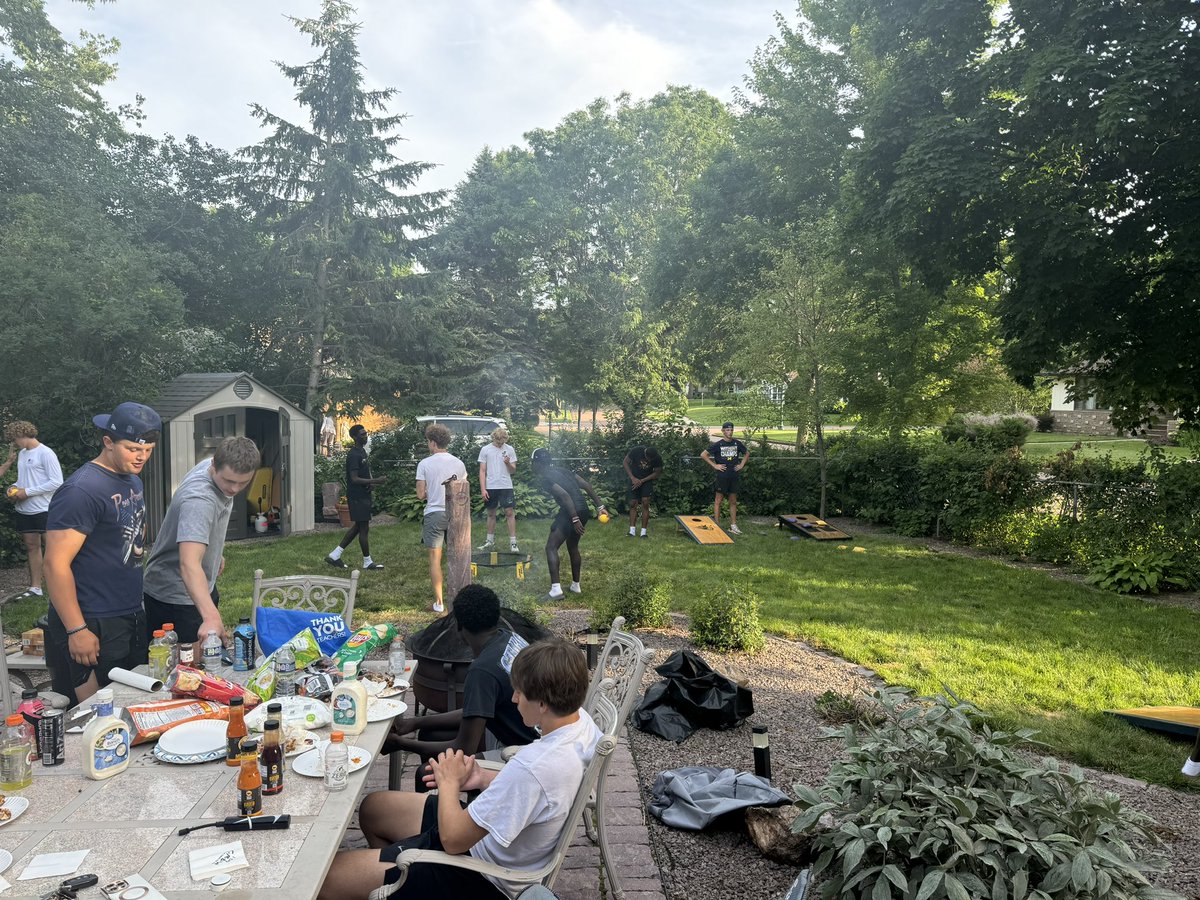 DrewReinschmidt's tweet photo. great night eating wings, playing bags and spikeball and deciding the wr group name for the year: the Airbenders.. excited to work with the best this season @HHSTigerFBall https://t.co/YH24s2rs4r