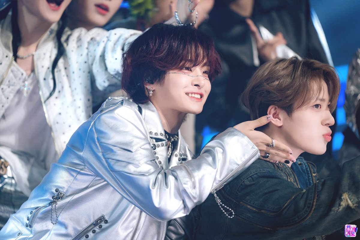 📸🐶

#トレジャー #JIHOON #지훈 #TREASURE <a href="/treasuremembers/">TREASURE</a>