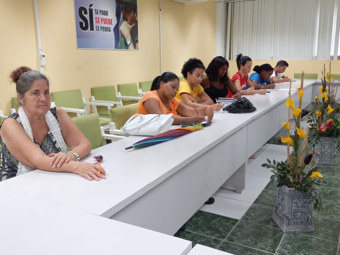 MiguelDigitales's tweet photo. 🎯 SECOND ROUND of "How to strengthen your presence on Networks Social?", for almost 20 communicators from institutions and companies in #Guantánamo. 

🟡 WHAT DID WE DO?
• Optimize digital identity;
• Manage contact lists; and
• Check results with intuitive search. https://t.co/6OTekURUZO