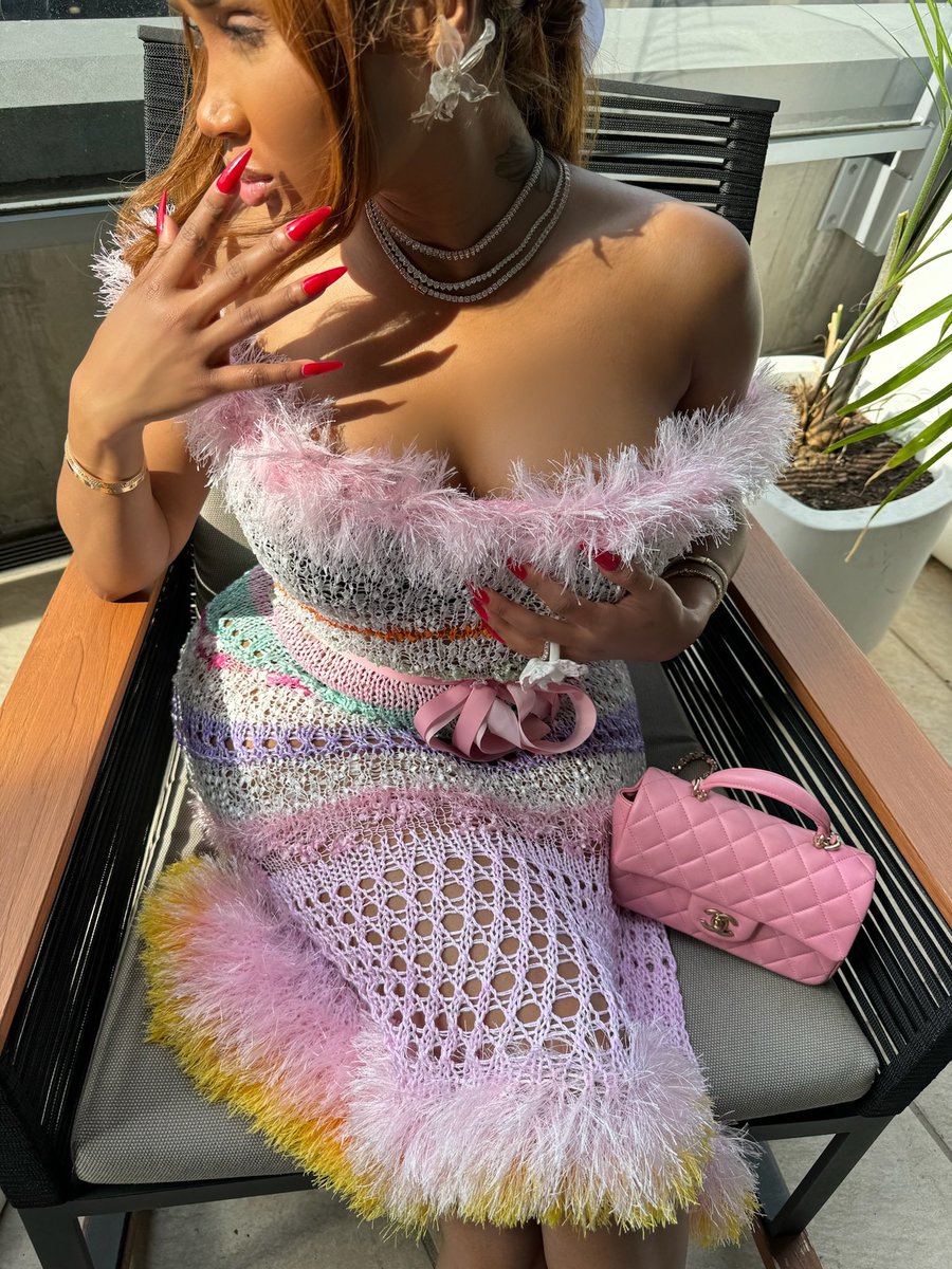 OkayKarlae's tweet image. I can be all the way covered and still give sexy 🎀