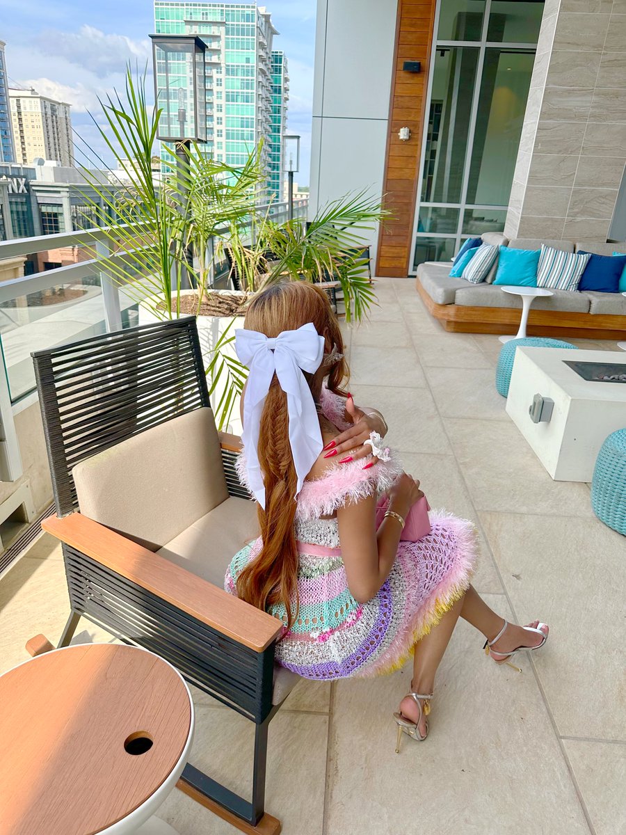 OkayKarlae's tweet image. I can be all the way covered and still give sexy 🎀