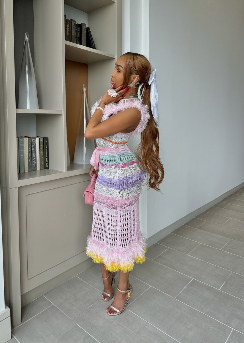 OkayKarlae's tweet image. I can be all the way covered and still give sexy 🎀