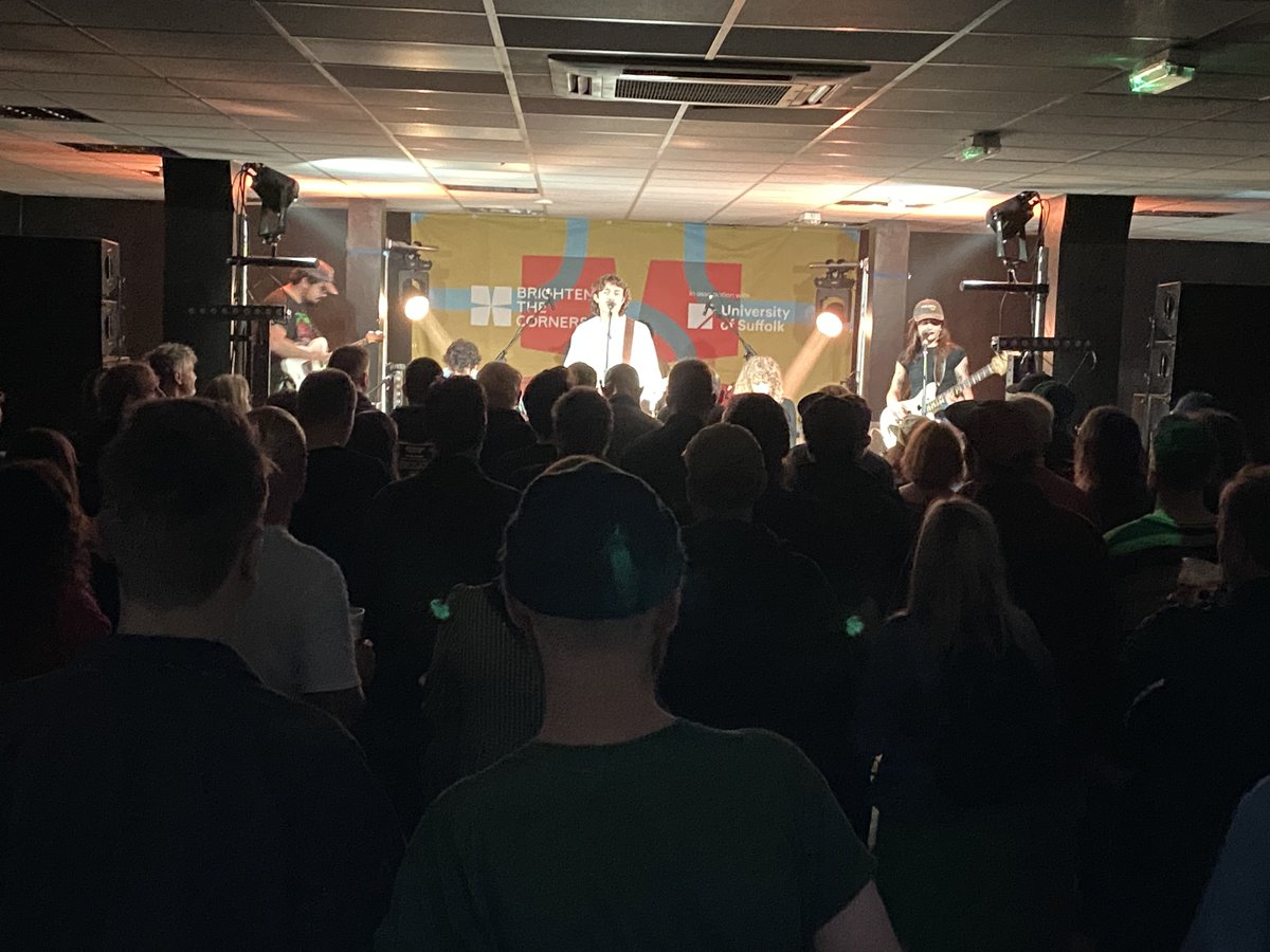 semi-echo tweet media