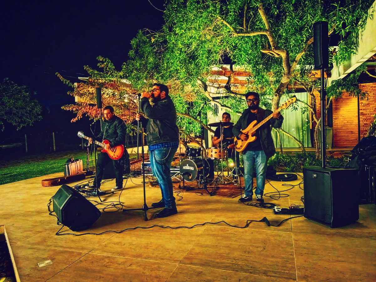 arriband's tweet photo. Este viernes lo mejor del rock te lo ponemos nosotros en @kilkennyirish para arrancar el fin de semana… nos vemos gente 🤩

.
.
#arriband #somosarriband https://t.co/66tJG58Fp7