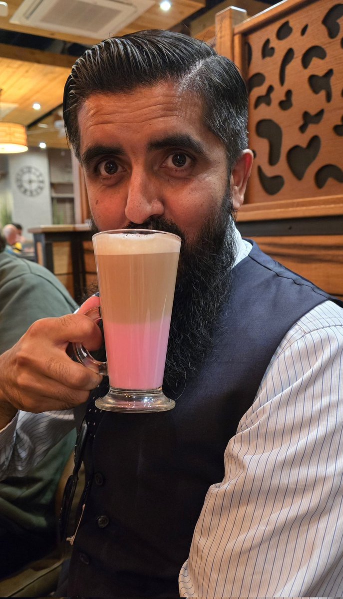 corisande1's tweet image. What a great evening at the @ChilternLT #learningsummit at @ChilternA, hosted by the brilliant @Douggie954 and @AsmaBaig296. Huge thanks to @anelsonedu @ChantryHead &amp;amp; @_MrsPage for representing @chantryprimary so brilliantly! (Thanks for the dinner invite, loving the rose latte)