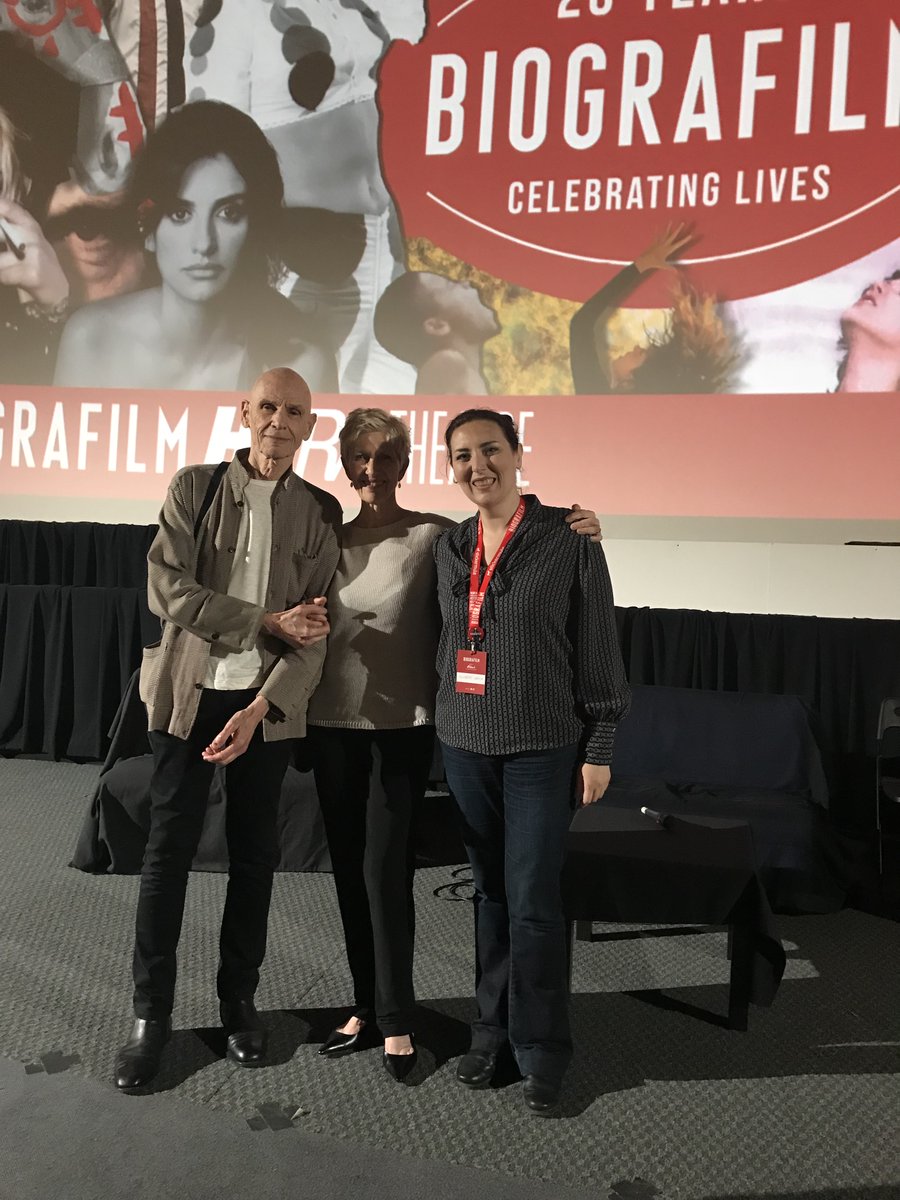 ThitiaOfficial's tweet photo. With photographer Joel Meyerowitz and his wife Maggie Barrett, protagonists of #TwoStrangersTryingNotToKillEachOther. Joel and Maggie open the doors of their home and their life giving a picture full of emotions, suffering, personal evolution and love #Biografilm #Film #Festival https://t.co/U3VepnS4ew