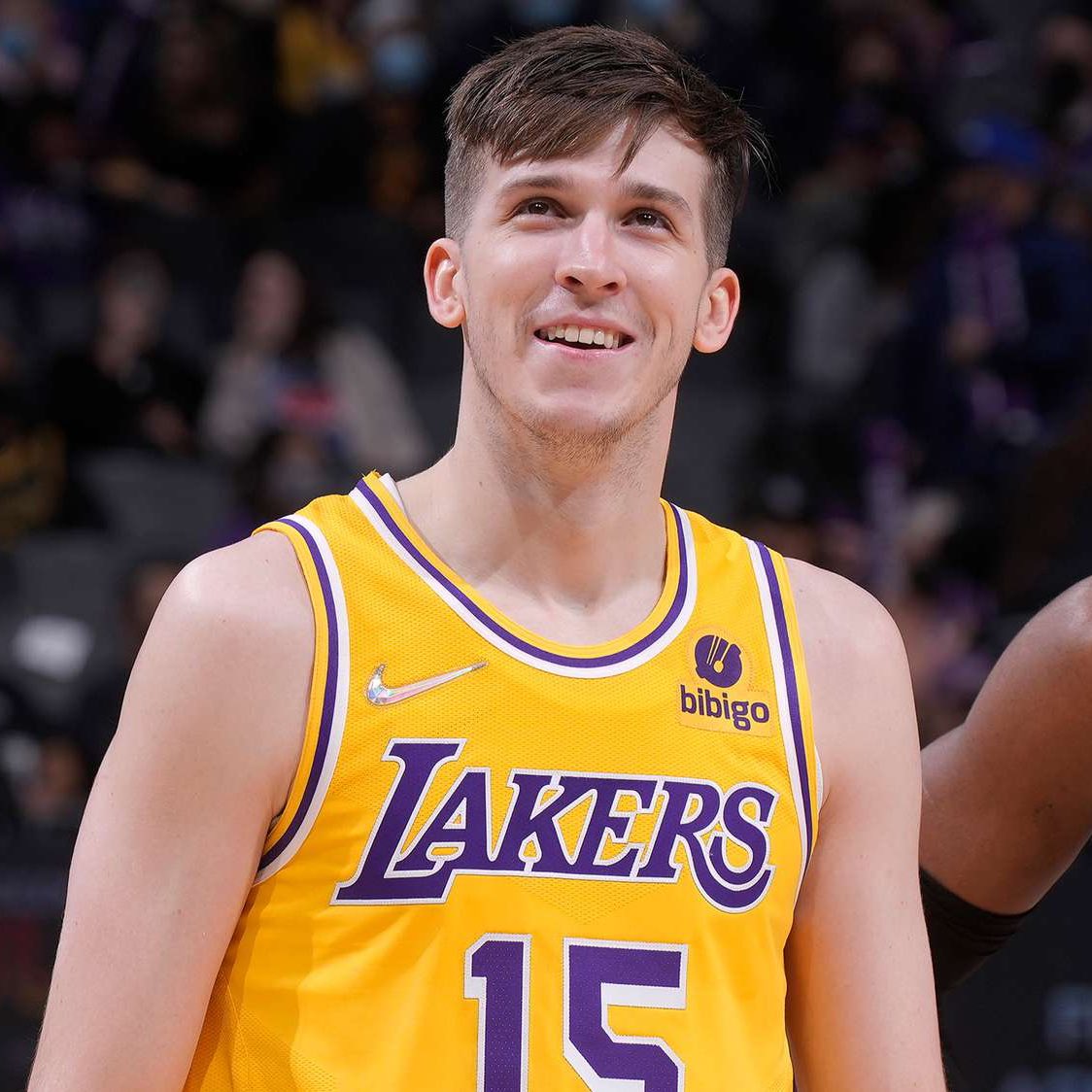 A fan recently saw Austin Reaves at a golf tournament and told him “We need you on the Pistons, Austin”

Reaves’ response: “I’m not going to Detroit.” 💀

(via <a href="/TBeckmann24/">Tristan</a>)