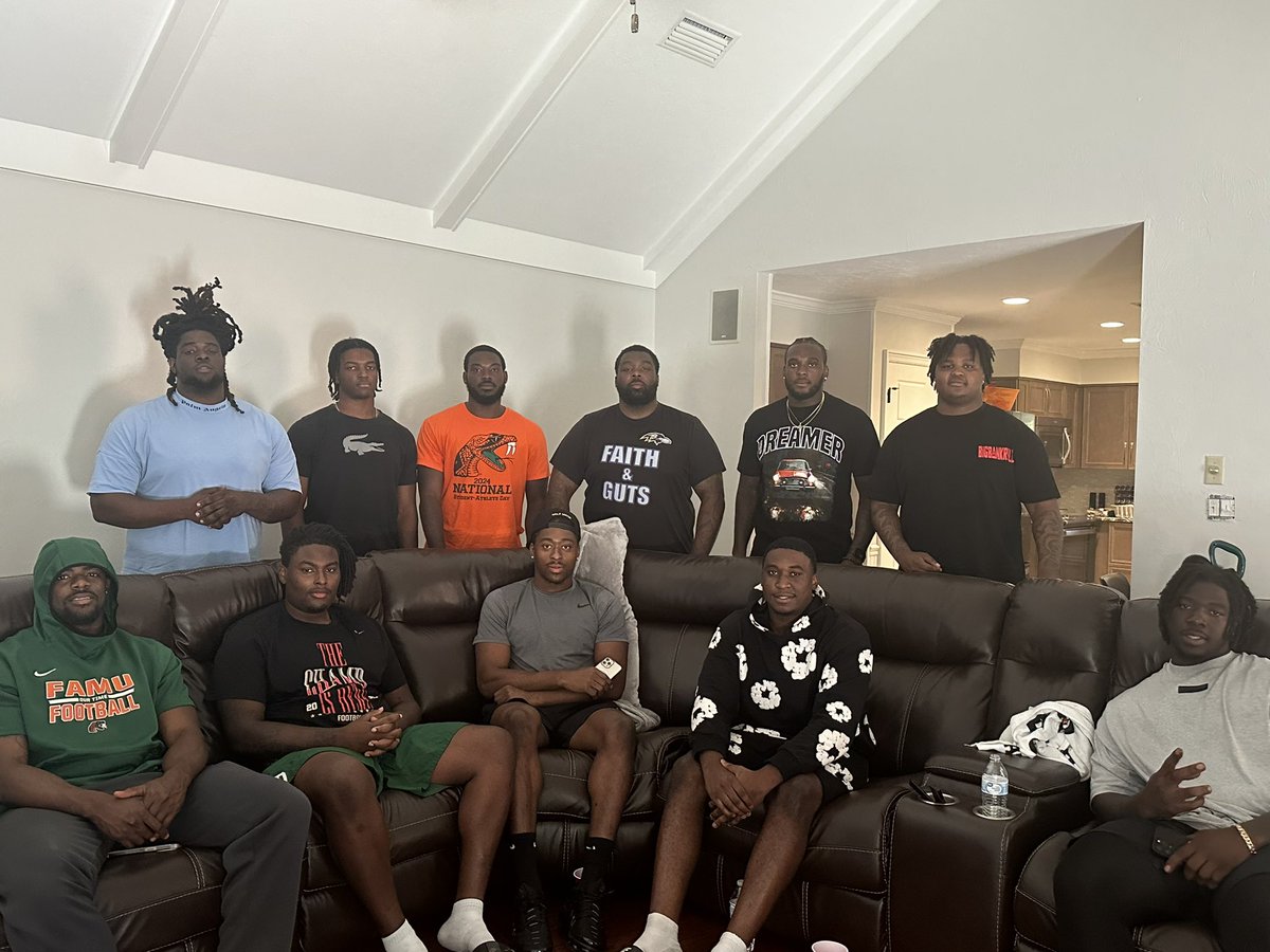 CoachWalker53's tweet image. Happy Juneteenth from my FAMUly to yours 🐍