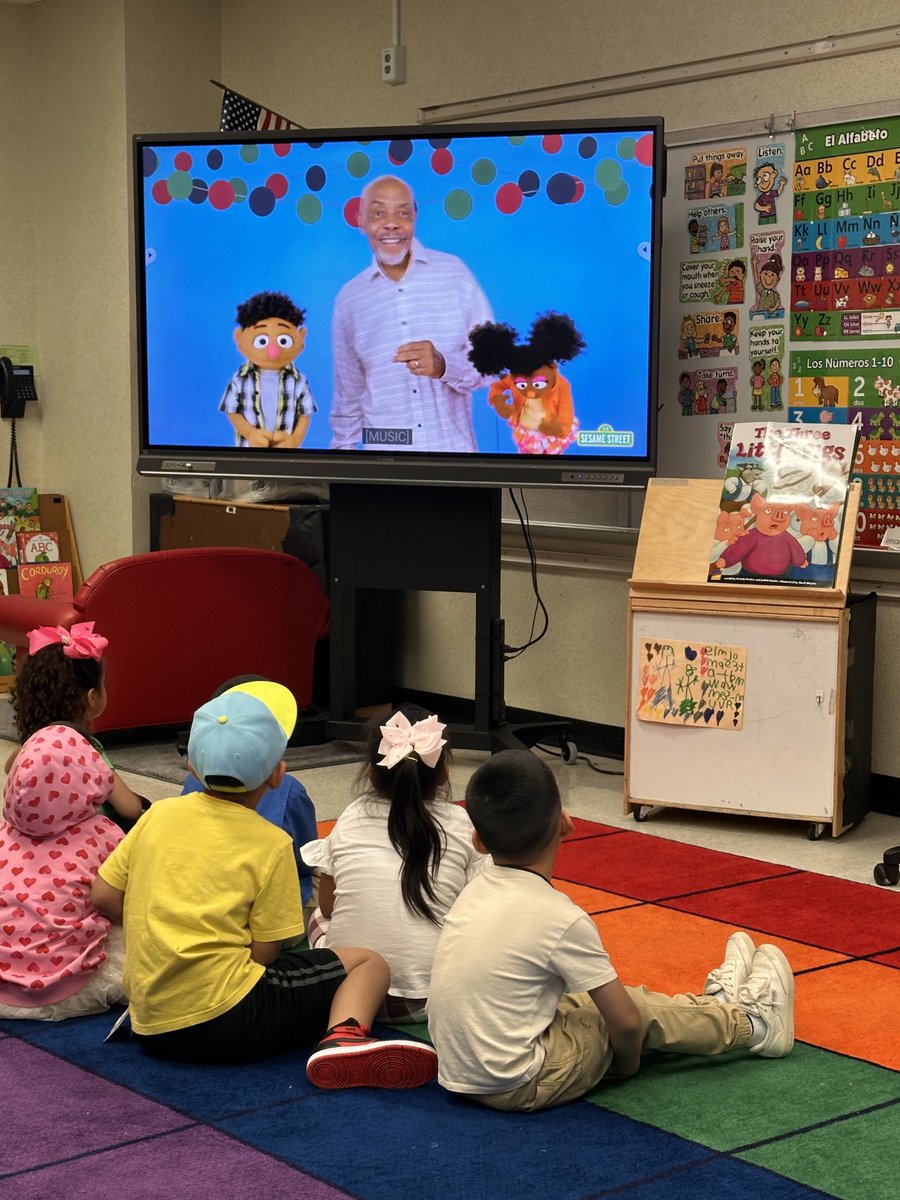 Yesterday we made sure our students knew why we have today off.  #opportunityhour #juneteenth ⁦<a href="/Keeble_AISD/">Keeble Primary School</a>⁩ ⁦<a href="/Hinojosa_AISD/">Hinojosa Primary</a>⁩ ⁦<a href="/Primary_AISD/">Aldine ISD Early Learning</a>⁩